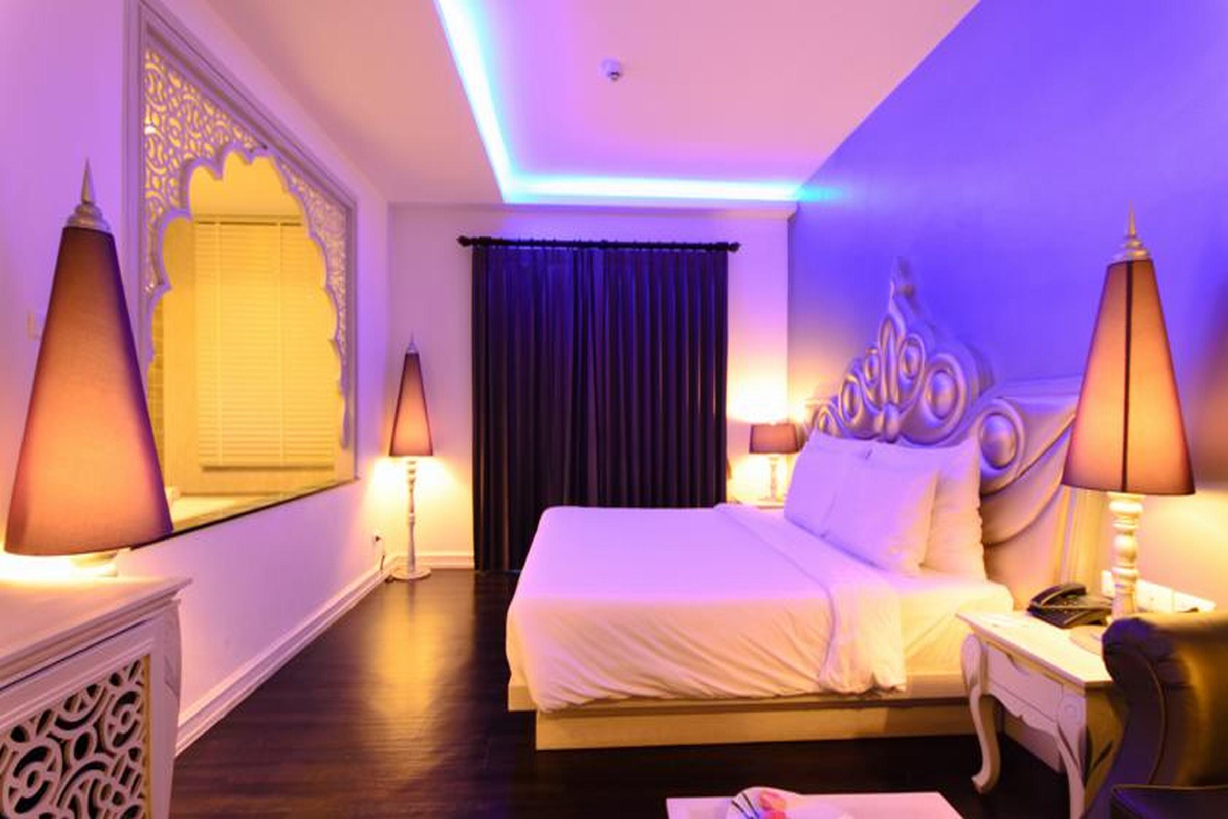 Chillax Resort - Sha Extra Plus Бангкок Экстерьер фото